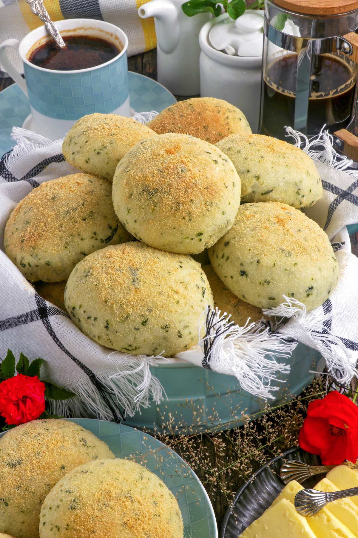 Healthier and yummier Pandesal infused with malunggay leaves.